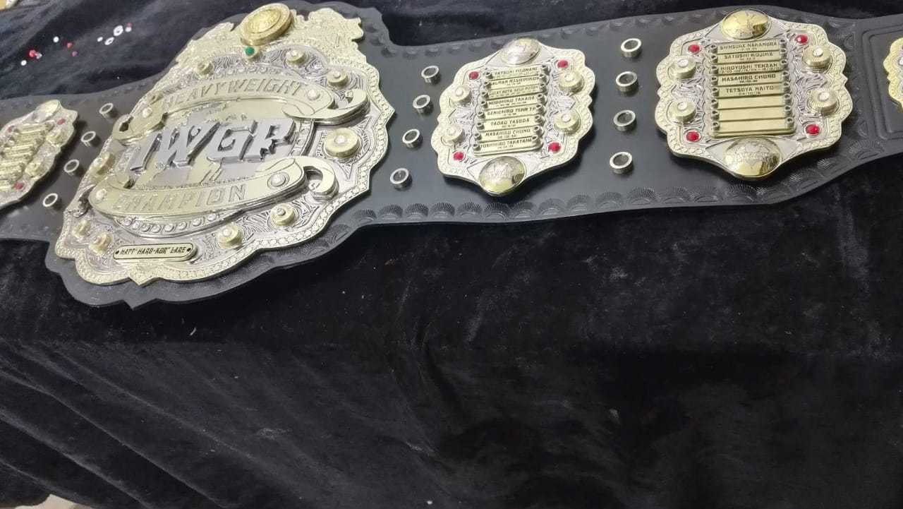 IWGP V4 HEAVYWEIGHT Zinc Championship Belt