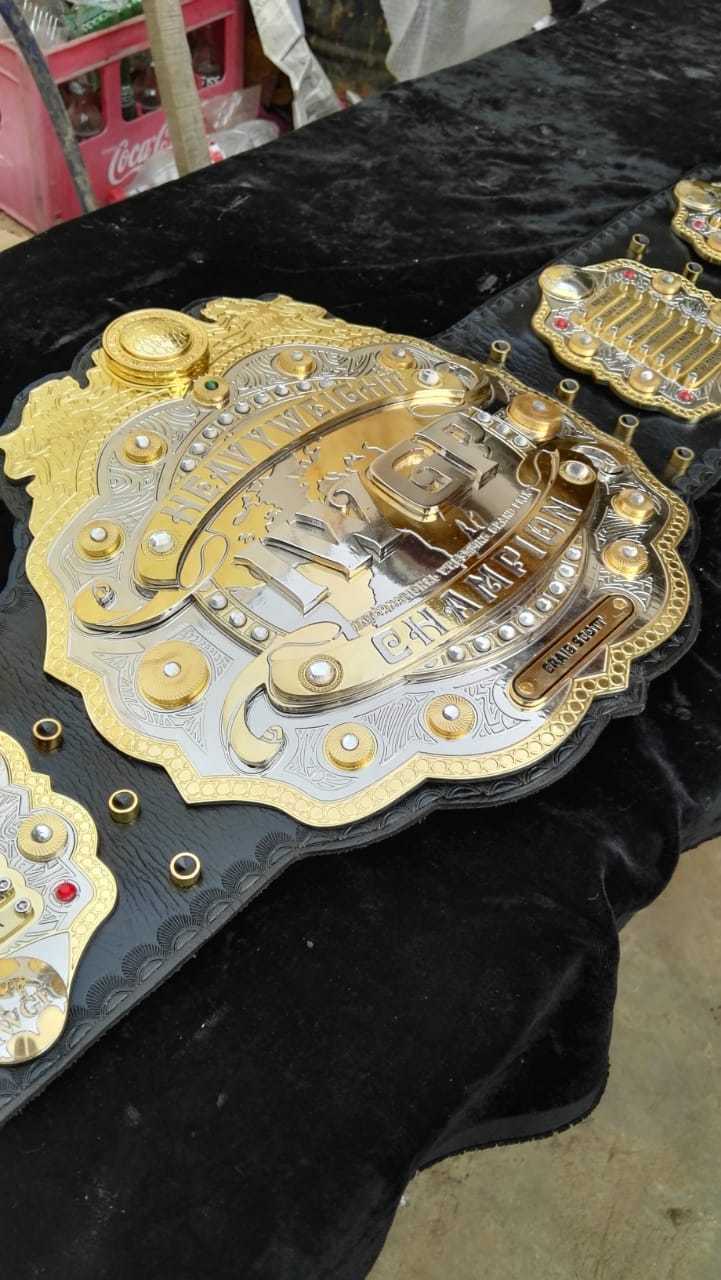 IWGP V4 HEAVYWEIGHT Zinc Championship Belt